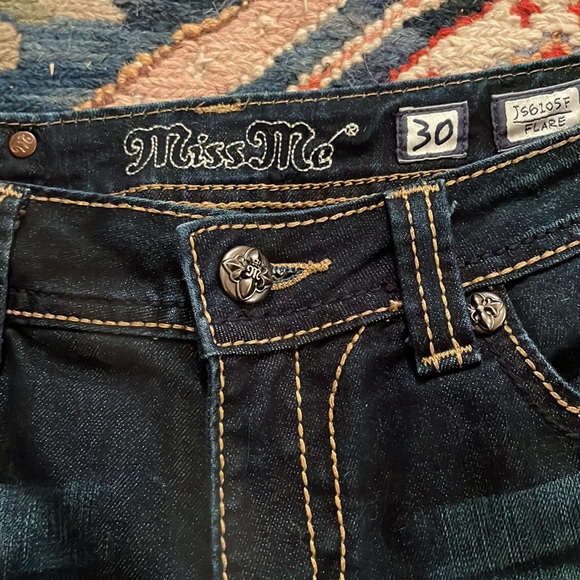 Low rise boot cut Miss Me jeans - Picture 2 of 4